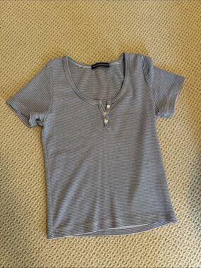 Like new!-Brandy Melville T Shirt